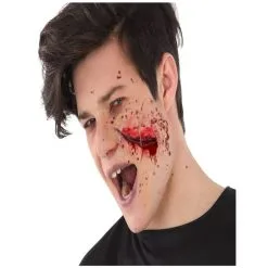 Fausse Plaie Recousue Avec Des épingles