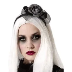 Rose Grise Sombre Sur Serre Tête, Adulte